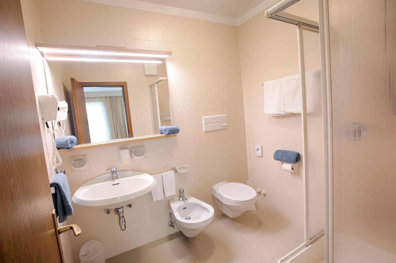 Hotel Lamm Naturns Bagian luar foto