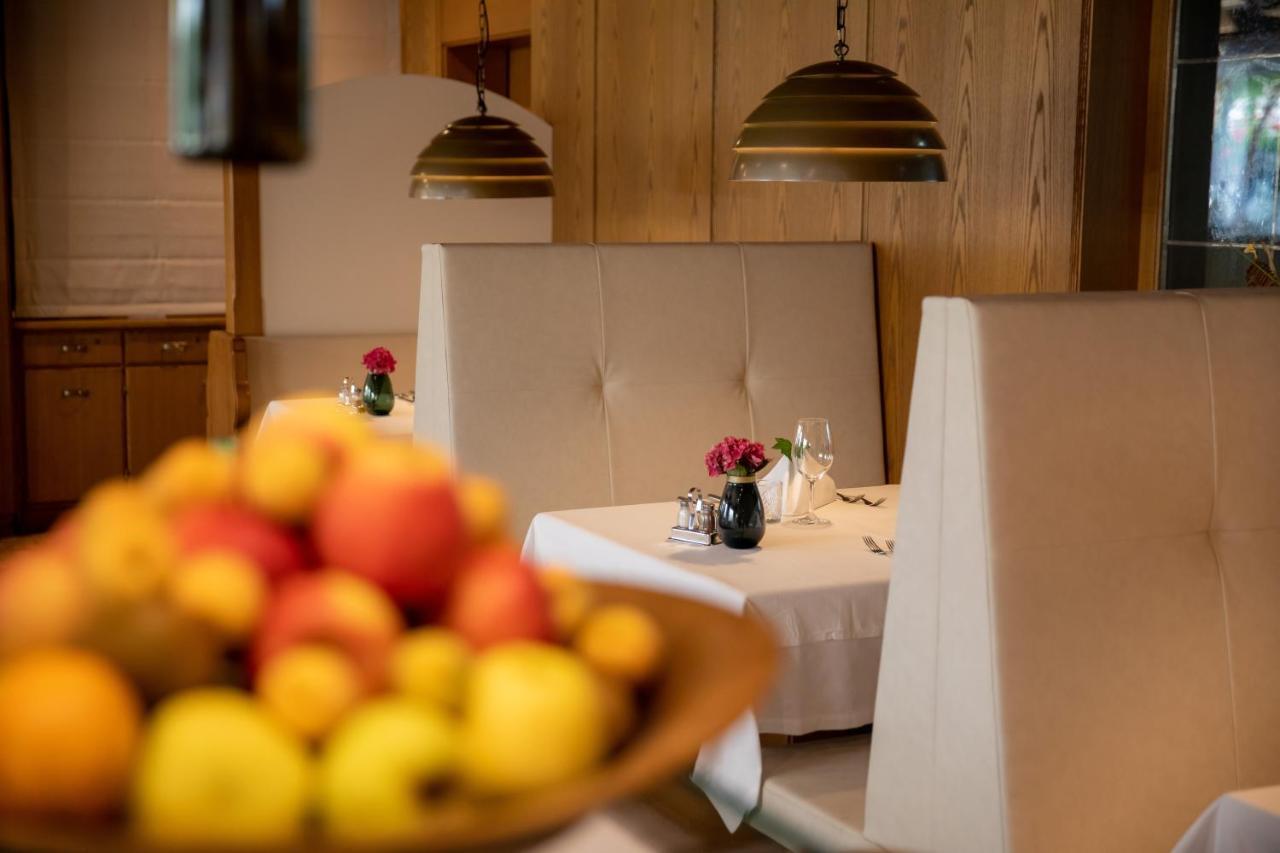 Hotel Lamm Naturns Bagian luar foto