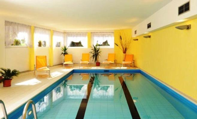 Hotel Lamm Naturns Bagian luar foto