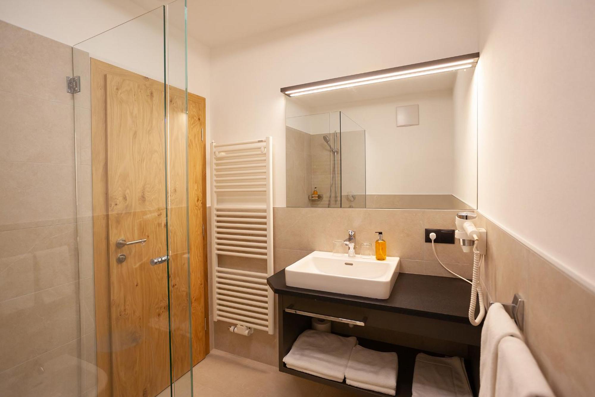 Hotel Lamm Naturns Bagian luar foto