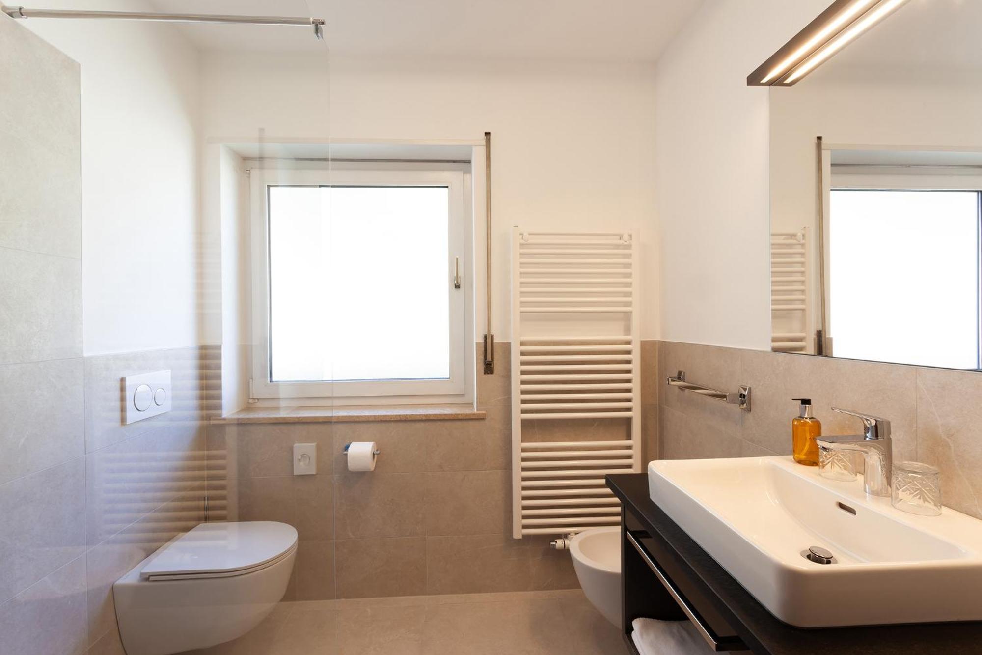 Hotel Lamm Naturns Bagian luar foto