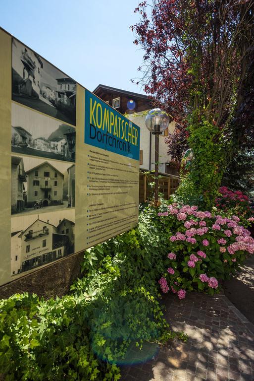 Hotel Lamm Naturns Bagian luar foto