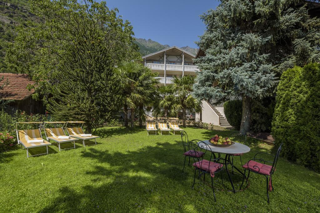 Hotel Lamm Naturns Bagian luar foto